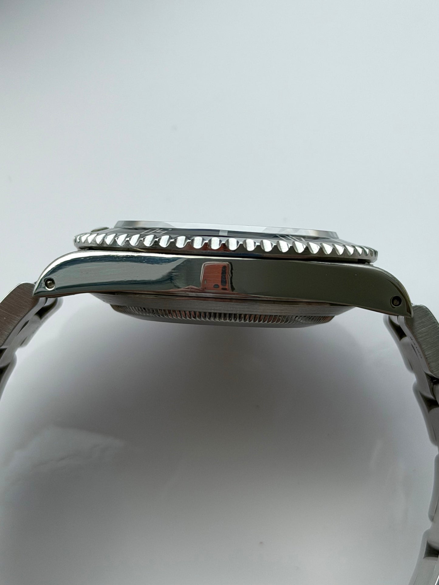 Rolex Submariner No Date 14060M with Papers 2005