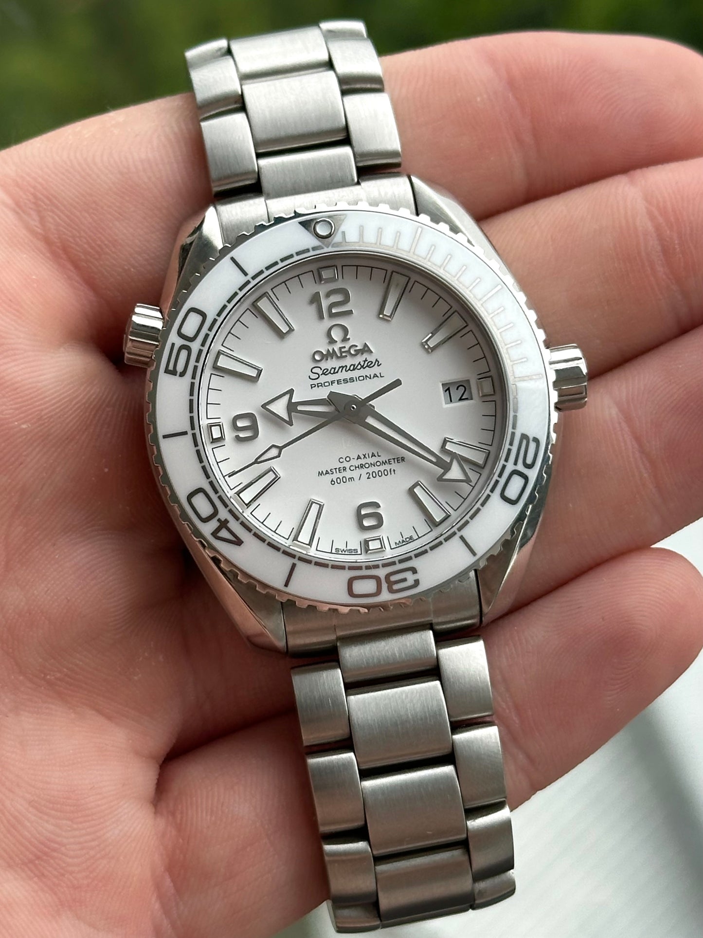 Omega Seamaster Planet Ocean White Ceramic 39.5mm Full Set