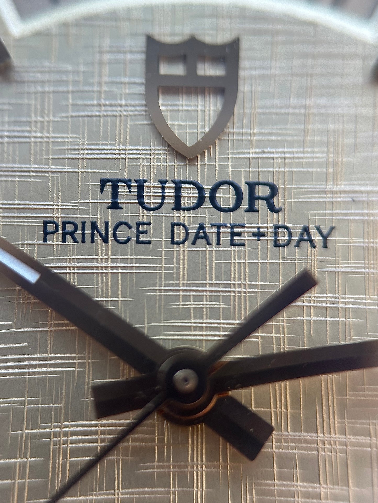 Tudor Date Day Linen Dial