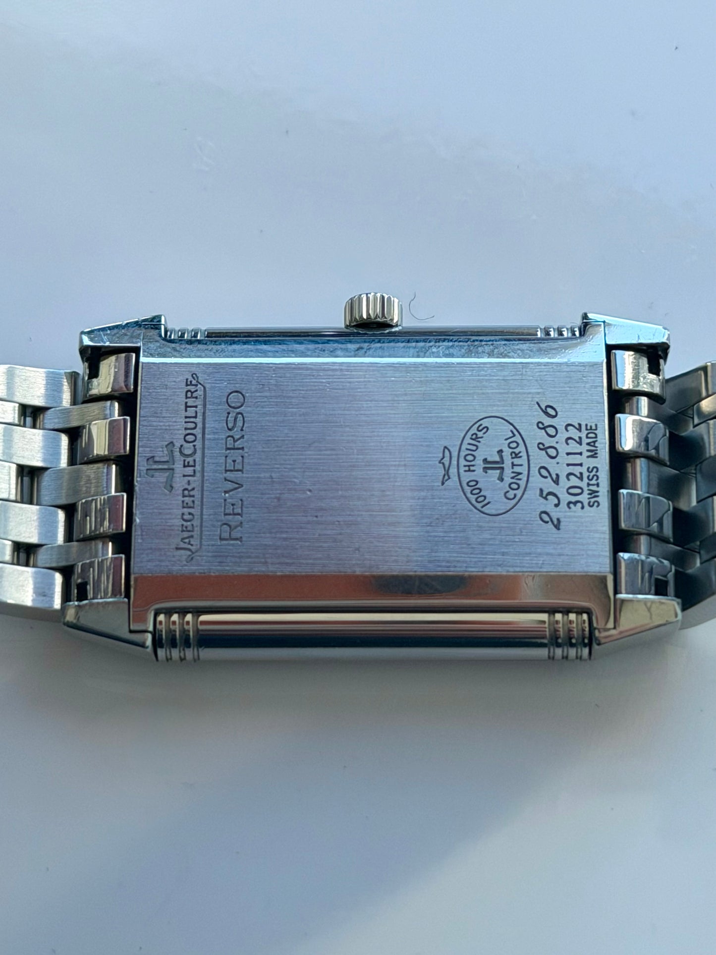 Jaeger-LeCoultre Reverso Classique on Bracelet 252.8.86 with Box