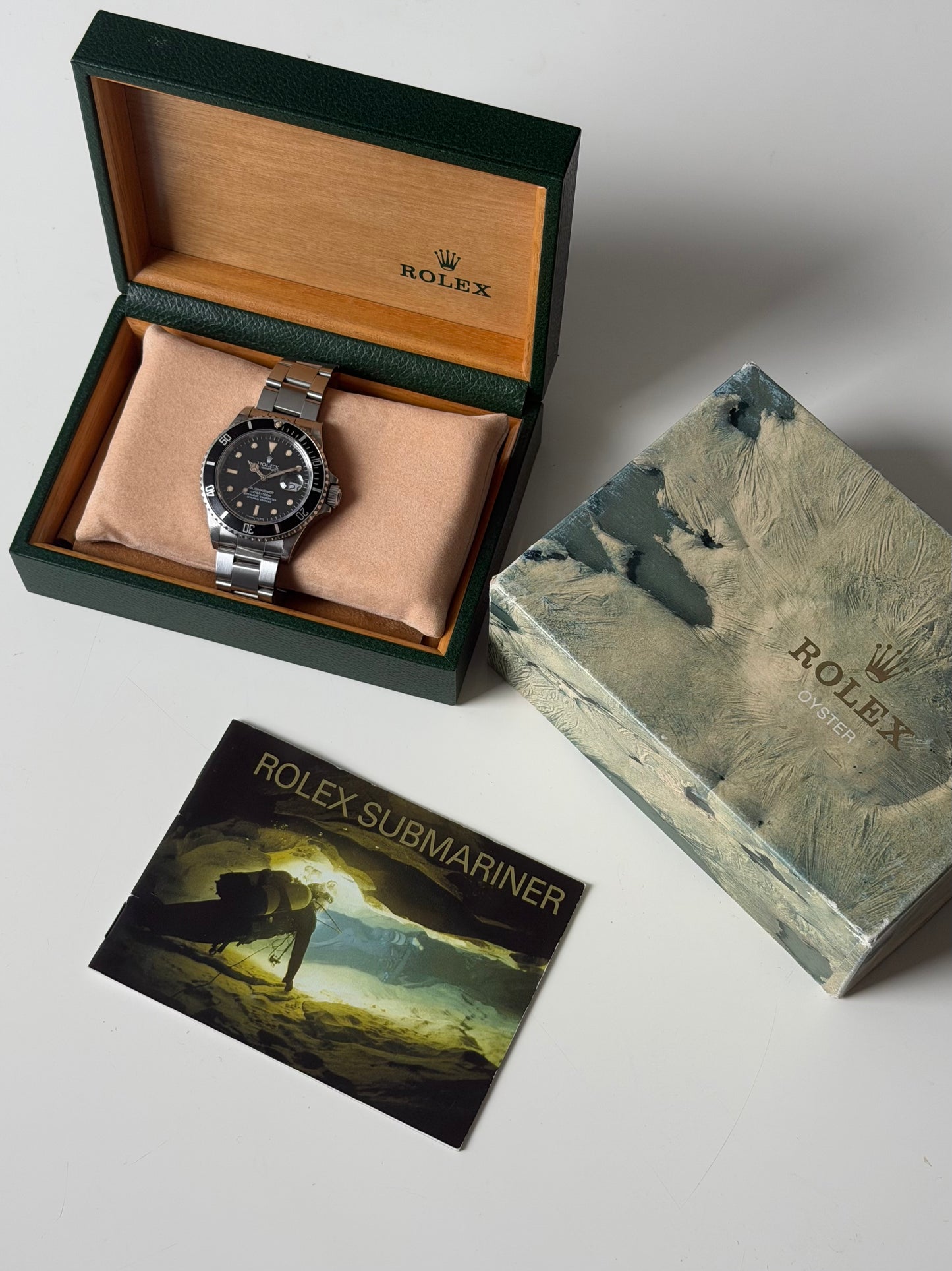 Rolex Submariner Date 168000 1987 with Box + Booklets