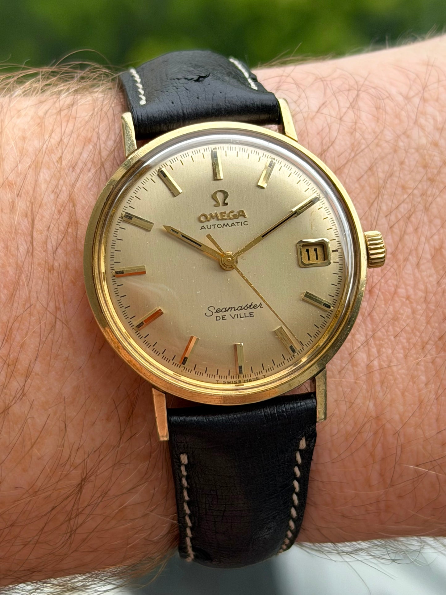 Omega Geneve Solid 14k Gold Minute Track Dial 1970s