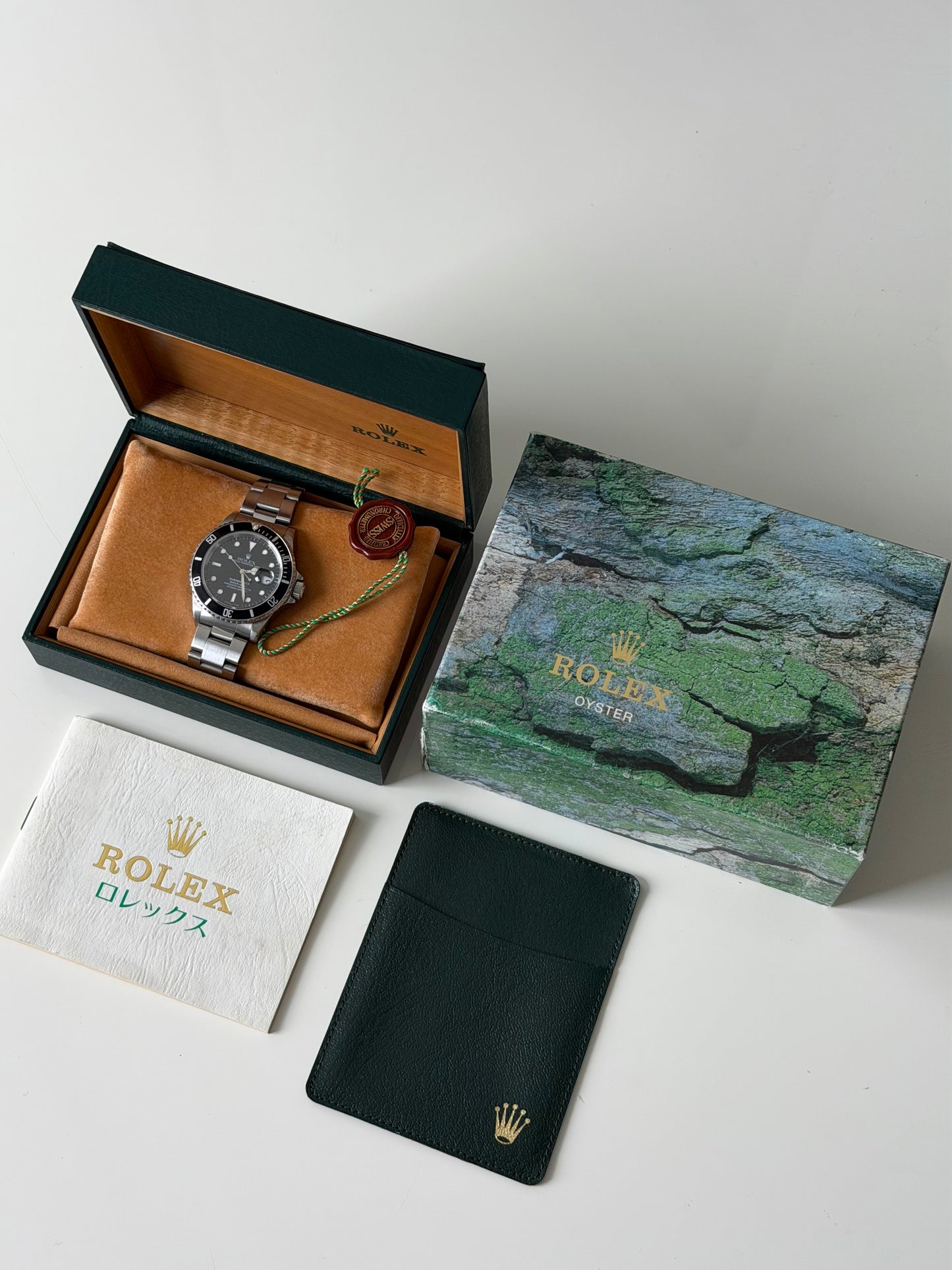 Rolex Submariner Date 16610 1996 Box and Booklets