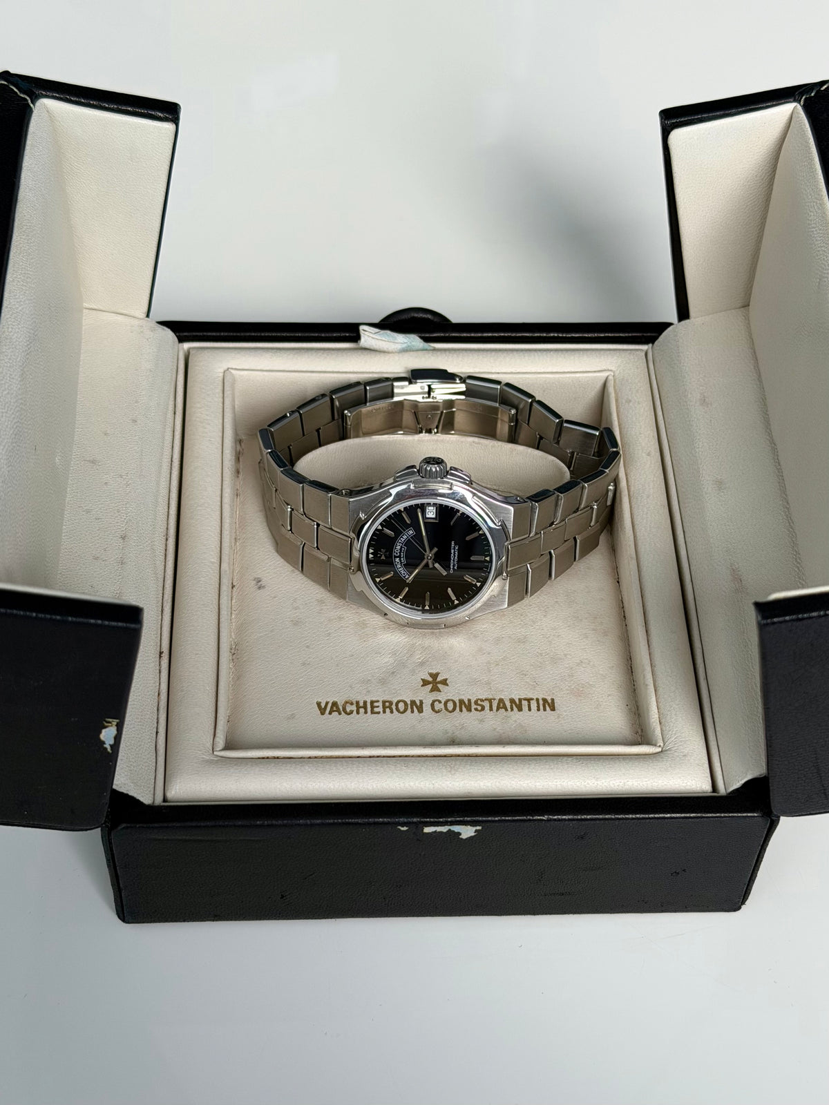 Vacheron Constantin Overseas Black Dial 37mm Auto 42042 Full Set