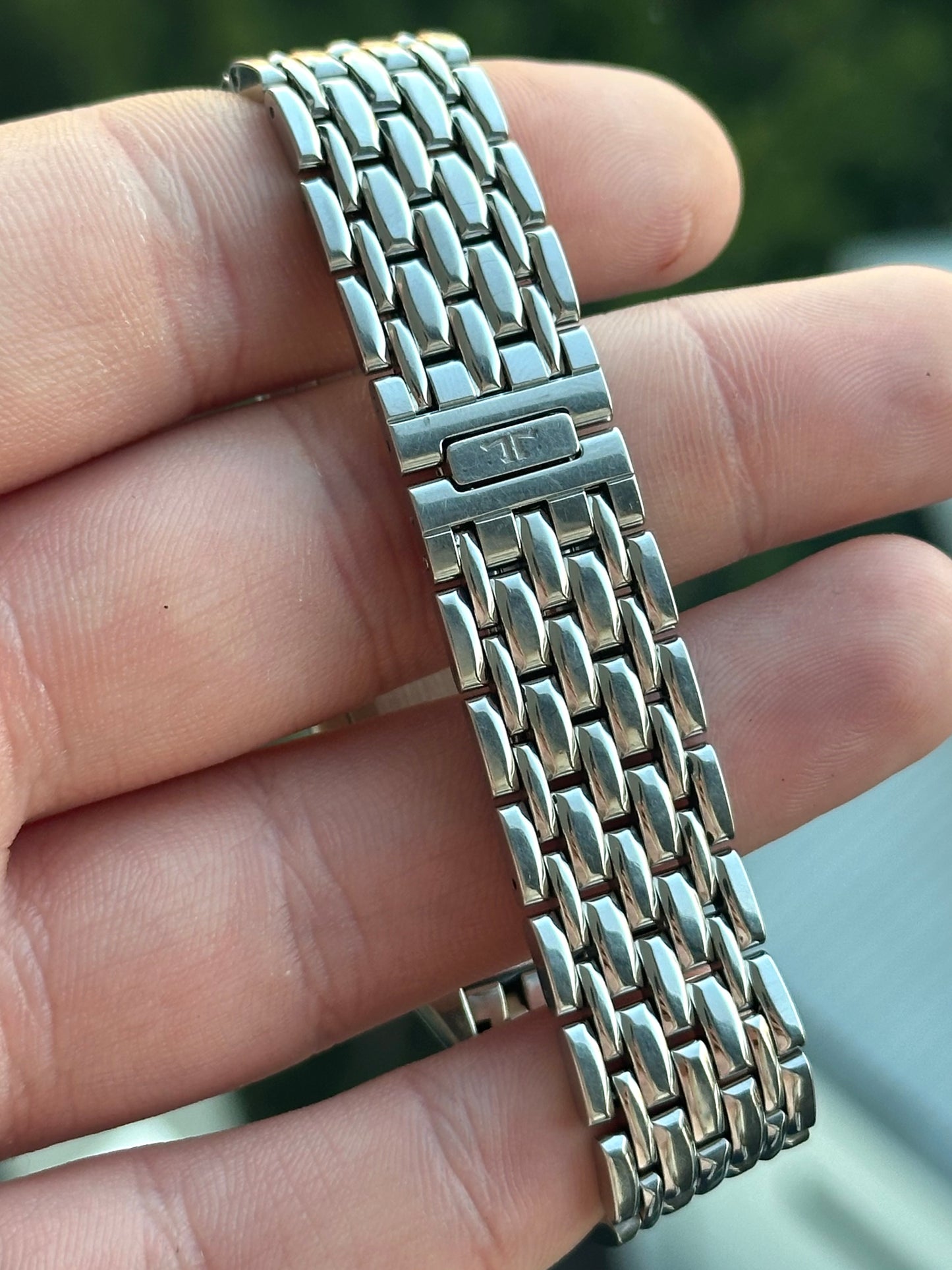 Jaeger-LeCoultre Reverso Classique on Bracelet 252.8.86