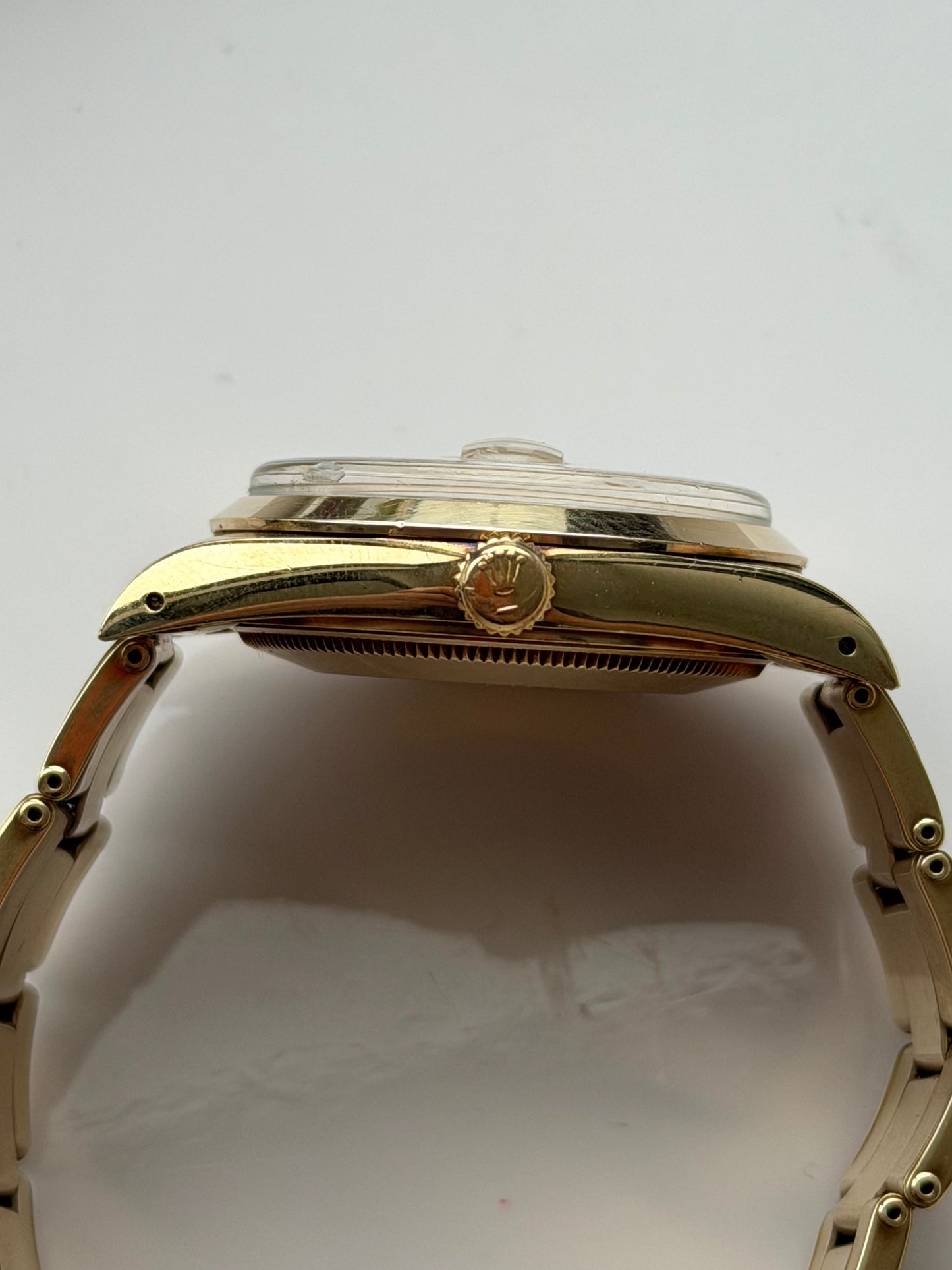 Rolex Oyster Perpetual Date Solid Gold 15007 Full Set 1985 on Solid Gold Riveted Bracelet