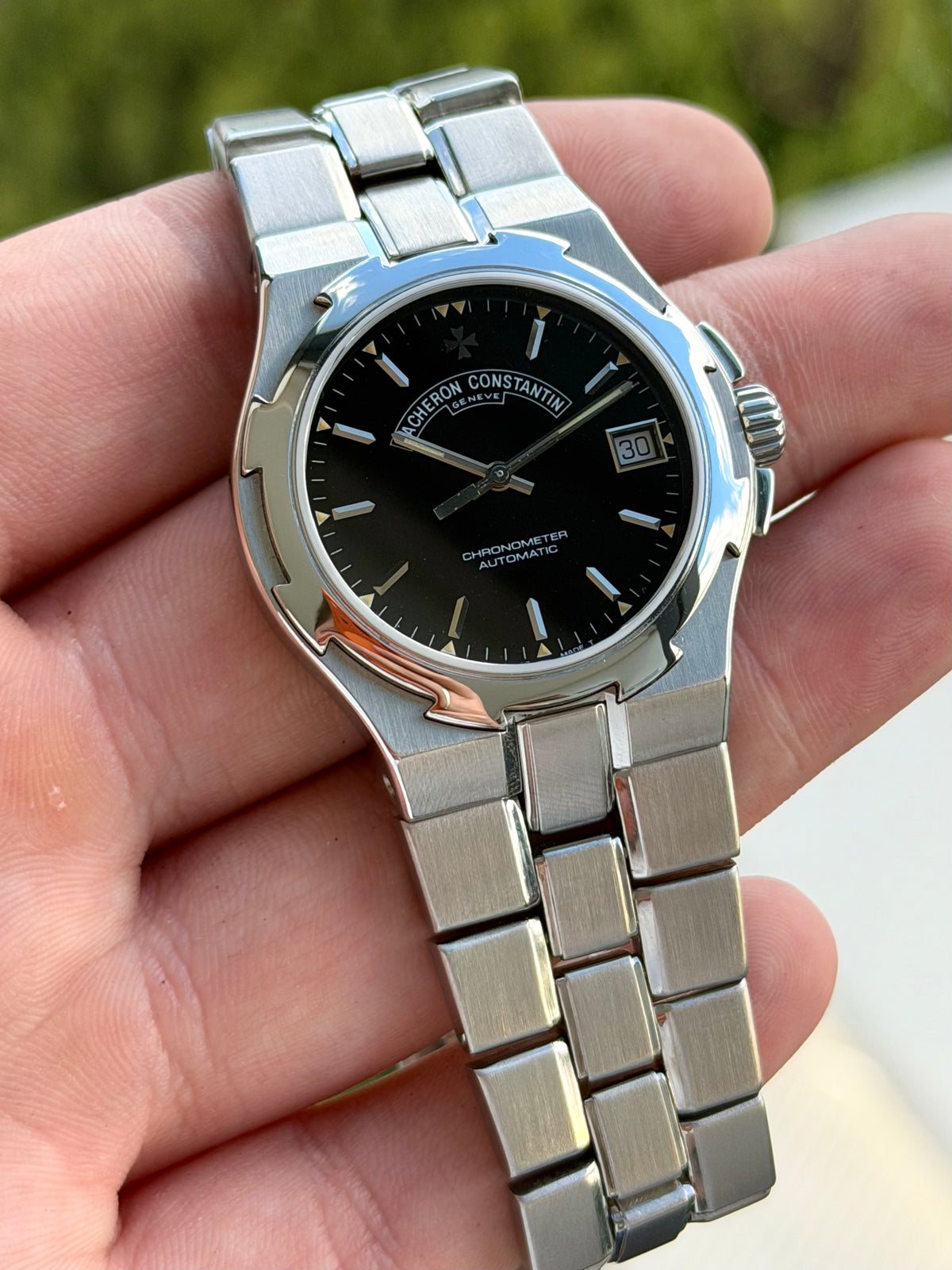 Vacheron Constantin Overseas Black Dial 37mm Auto 42042 Full Set