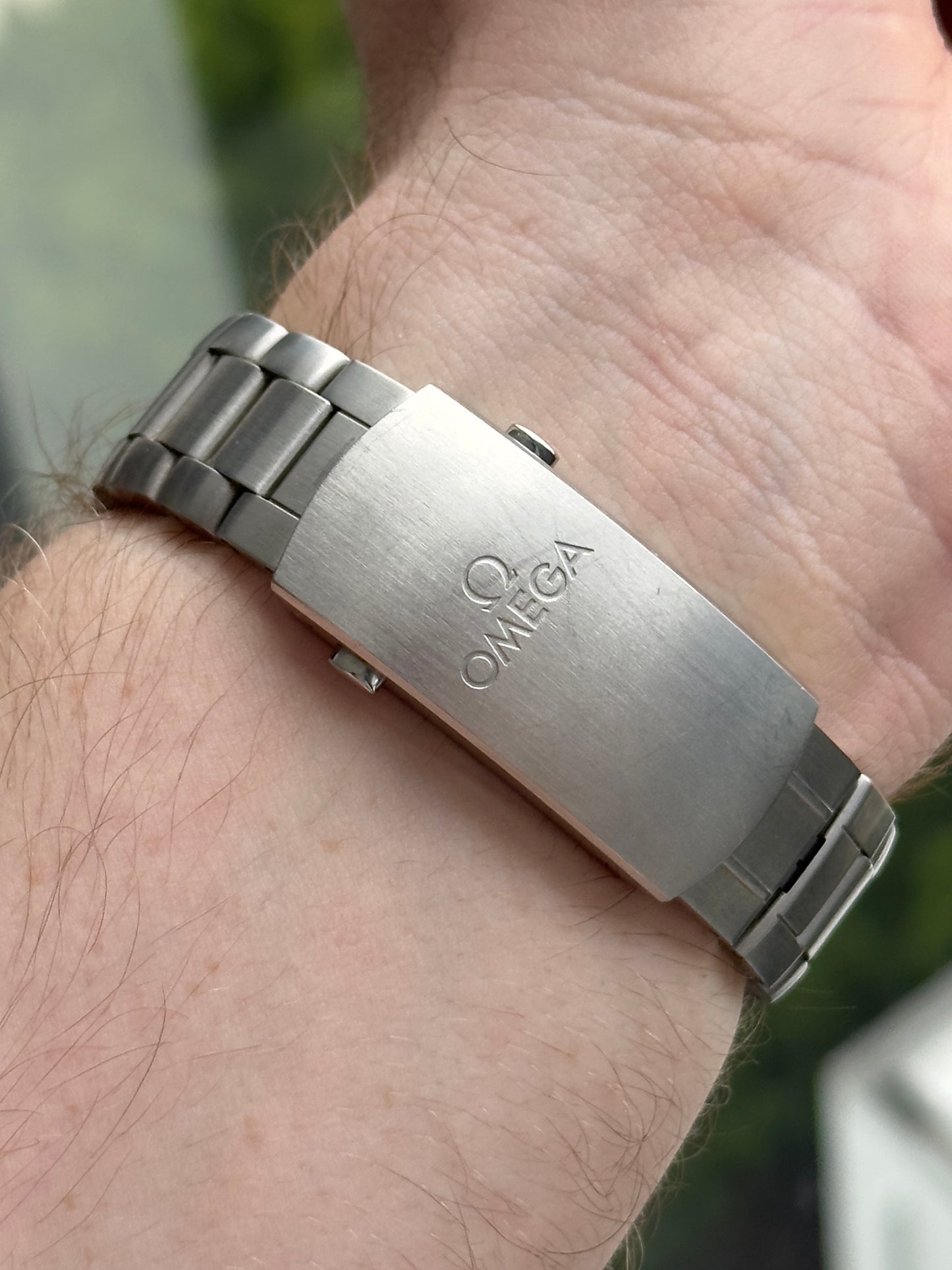 Omega Seamaster 600 Planet Ocean 215.30.44.21.01.001
